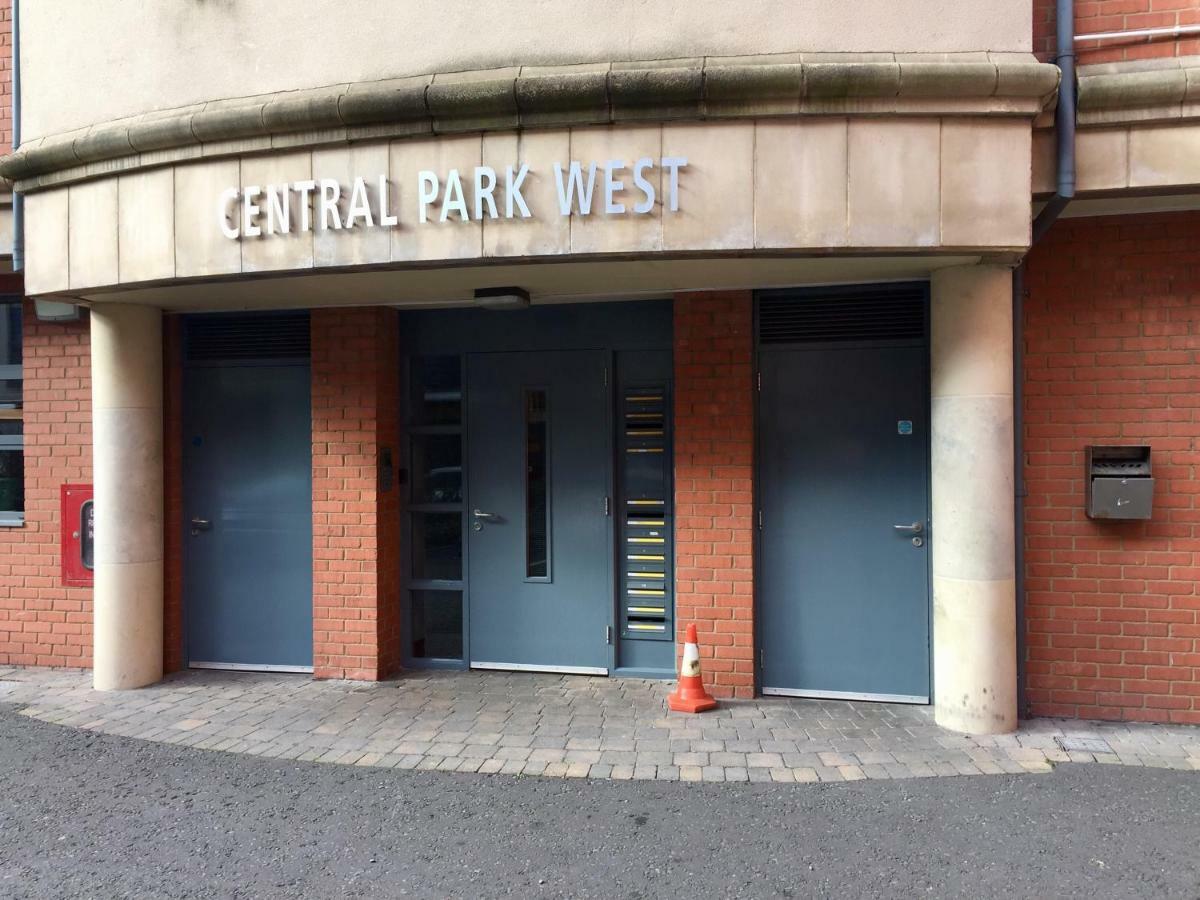 City Centre Belfast Free Parking Buitenkant foto